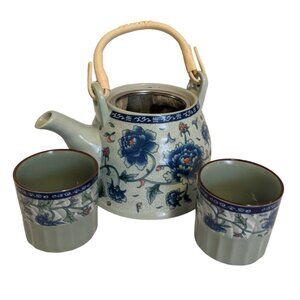 Vintage Ceramic Tea Set 2 Cups 1 Teapot Chinese Blue Floral Summer Kitchen